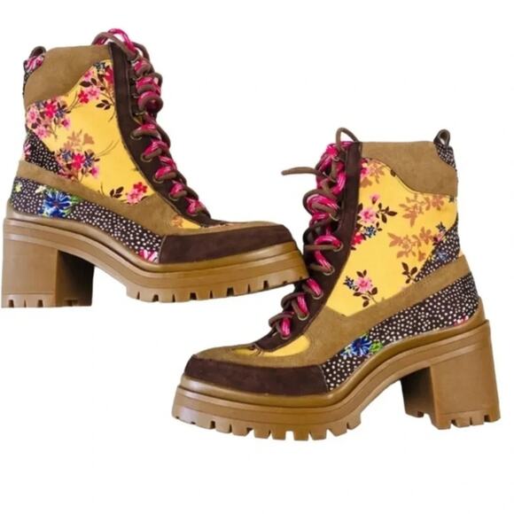 Gianni Bini throw back combat boots Floral  multi color 2 laces Size 9 NWOB - Picture 1 of 12